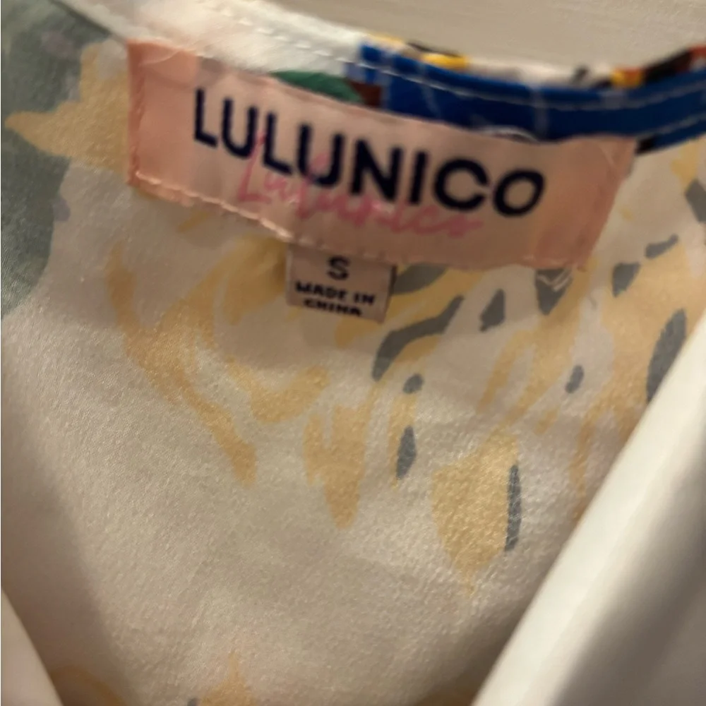 Lulunico Whiye Floral Tie-Front Puff Sleeve Crop Top - Picture 4 of 4